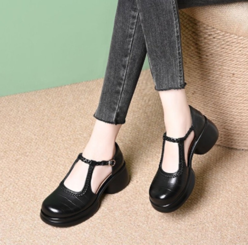Women Black Croc‑Embossed Mary - đánh giá và giá Mary Jane Shoes